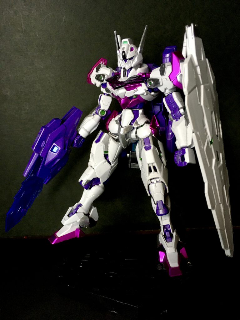 今回ピンクをメタリックにしたら、ノリで全部メタリックにしました。白だけだと寂しいのでところどころ、メッキシルバーを混ぜました。