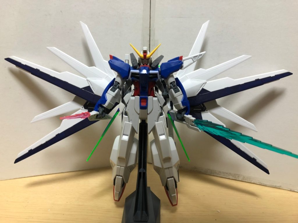 追加装備1:「大型ビーム・ソード」コア・ルシファーに搭載されている近接武装。