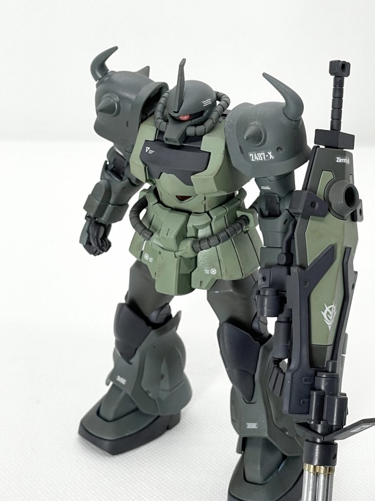 グフカスタム、素晴らしく良キットですね。組むだけでも充分カッコいいです。