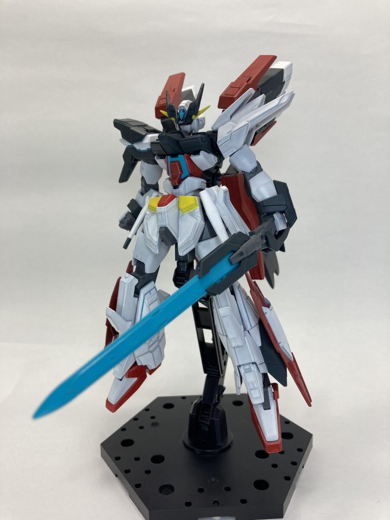 近接戦闘用装備「アルタイルユニット」大出力のブースターでトランザムと渡り合える加速力を出すことが出来る。武装はブースター内のビームサーベルとGNソードⅤ改。