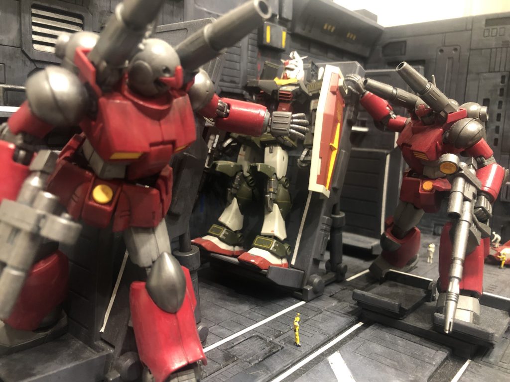 ハヤト「(カイさん、何をうかれているんだ。戦争は始まっているんだぞ!)」ハヤト「カイさん、待ってください。ボクが先に出ます!」…と、ある日のホワイトベースの一場面でした😊最後までご覧になって頂きありがとうございました⭐️