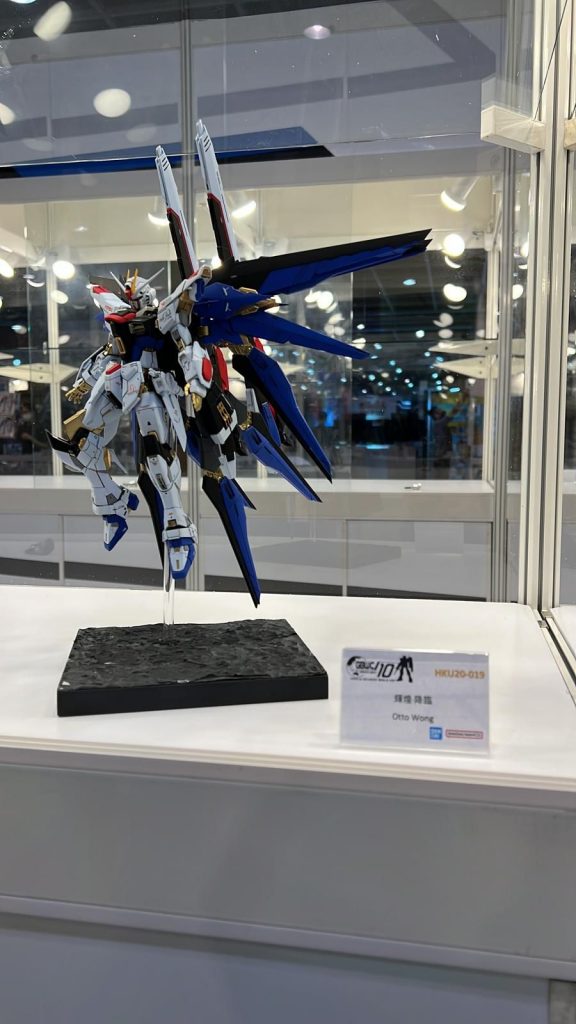 輝煌·降臨–3枚目/制作者：@PhantomCat