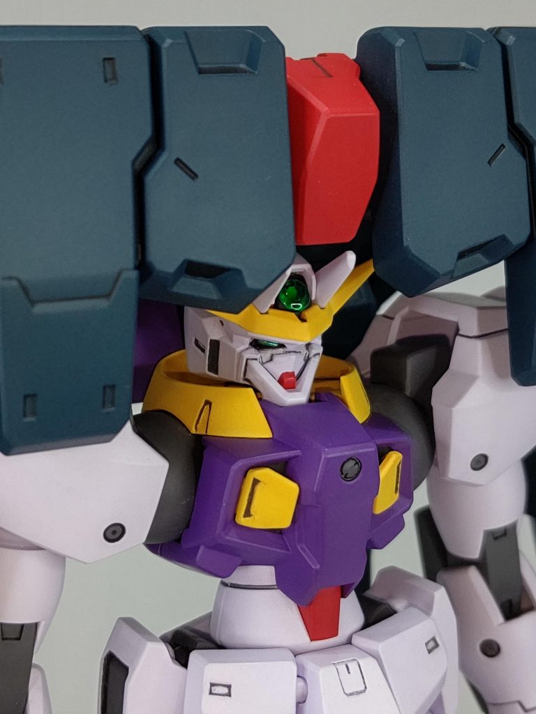 額のクリアーパーツは裏から銀で塗ってます。