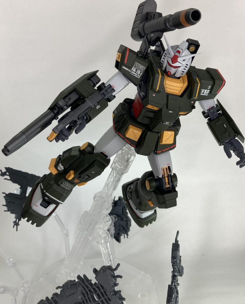 MG Ver.2.0のガンダムはレトロなかっこよさがありますね。