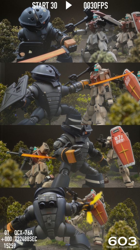 一気に間合いを詰めヒートソードで強襲！ 敵機に食い込んだ剣を捨て、防御を固める2機目にお構い無しの右ミョルニル一閃！