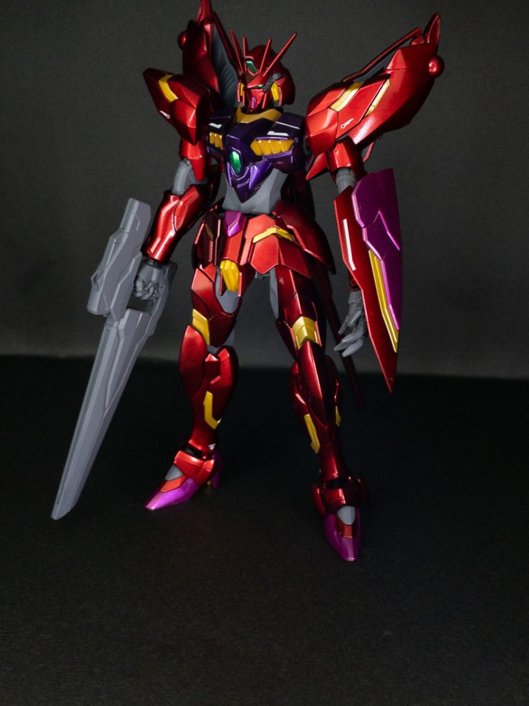 全身図。デカールはヴェイガン系のものが手元になかったので汎用品などを少なめにしてます。 キャンディ塗装を邪魔しないのでこれでよかったかも…？