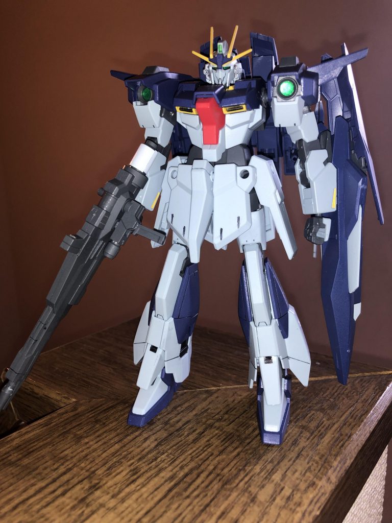 ライトニングバックウェポンシステムを装備した形態です。格好良いですが大型のシールドに遠距離戦に特化したスタイルに当時のユウマの心情が透けて見えますね。