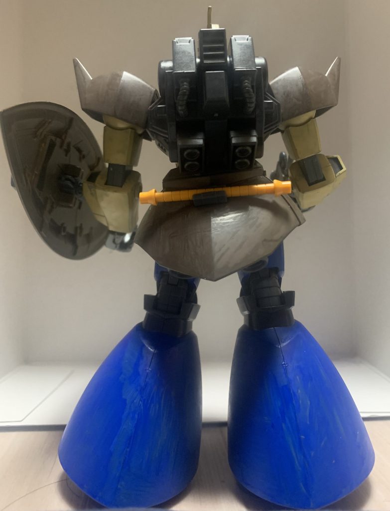 後ろ姿になります。ライデン専用高機動型ゲルググから強奪?したランドセルがあります。