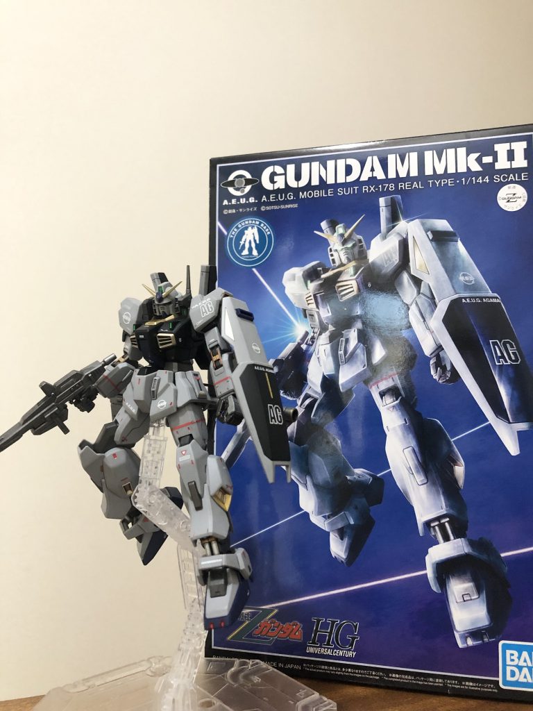 パッケージと一緒に😄仕上げはスムースクリア７５%GXクリア２５%のクリアで半半光沢仕上げ。バーニアのみクリア100%のツヤ有りでフィニッシュ