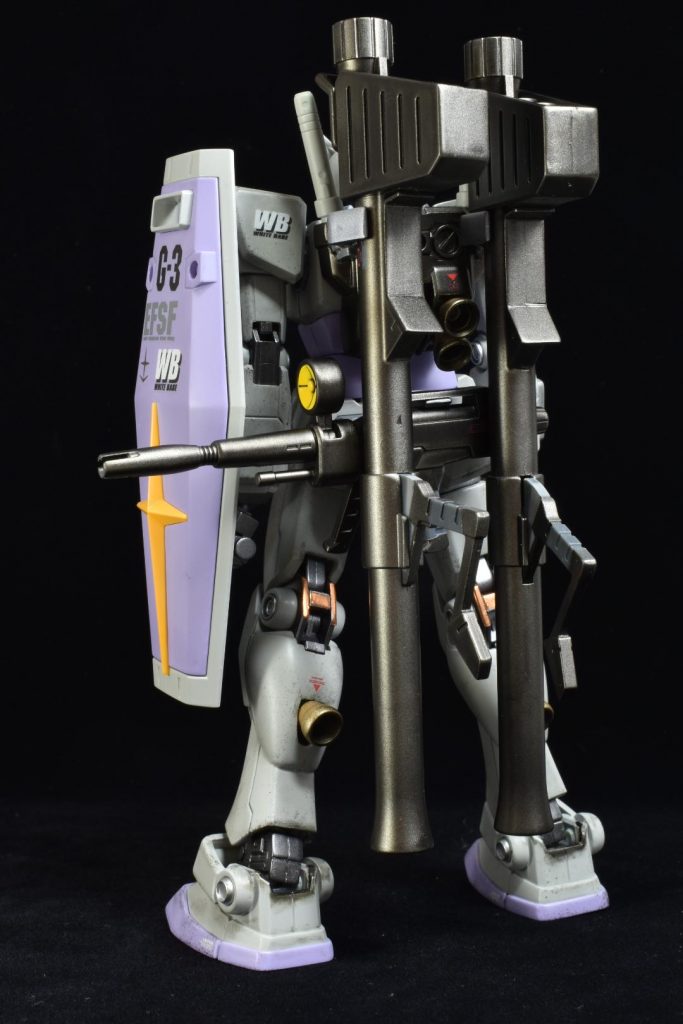 バズーカを懸架した姿ビームライフルどうやって持つの?とかいうツッコミは聞こえないフリしまぁす😅