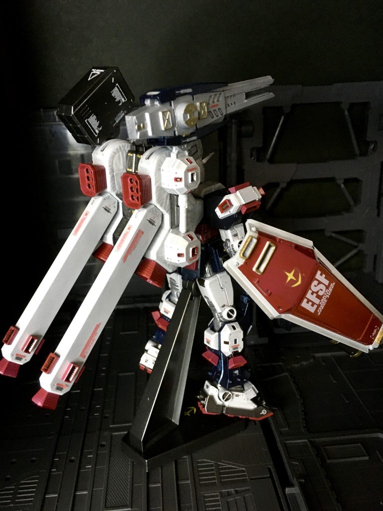 前回のサイコザクに比べればスッキリしたものです。でも、普通はこんなにバックパック大きく無いです。そろそろ置き場が圧迫してきました。