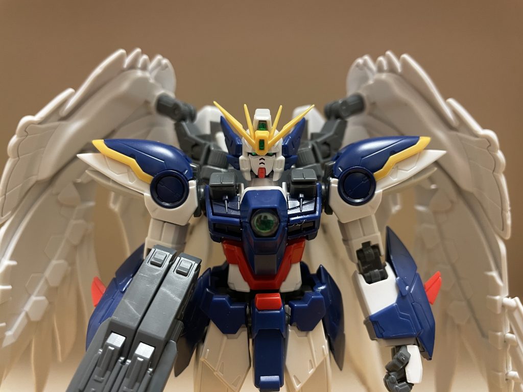 性能本機の改修コンセプトは「MA形態の長所を、MS形態に集約させる」であり、MA形態への変形機構をオミットしつつも、改修前に存在していたMA形態の長所のほぼ全てを、本機のMS形態に残す事に成功している。アンリミテッドエンジン本機の動力源であり、強化改修によって核エンジンから交換されている。引き続き、単独飛行が可能。防御力・耐久性改修前と同じく、装甲にはルナチタニウム合金が採用されており、ビーム・実体弾への高い防御力を持つ。