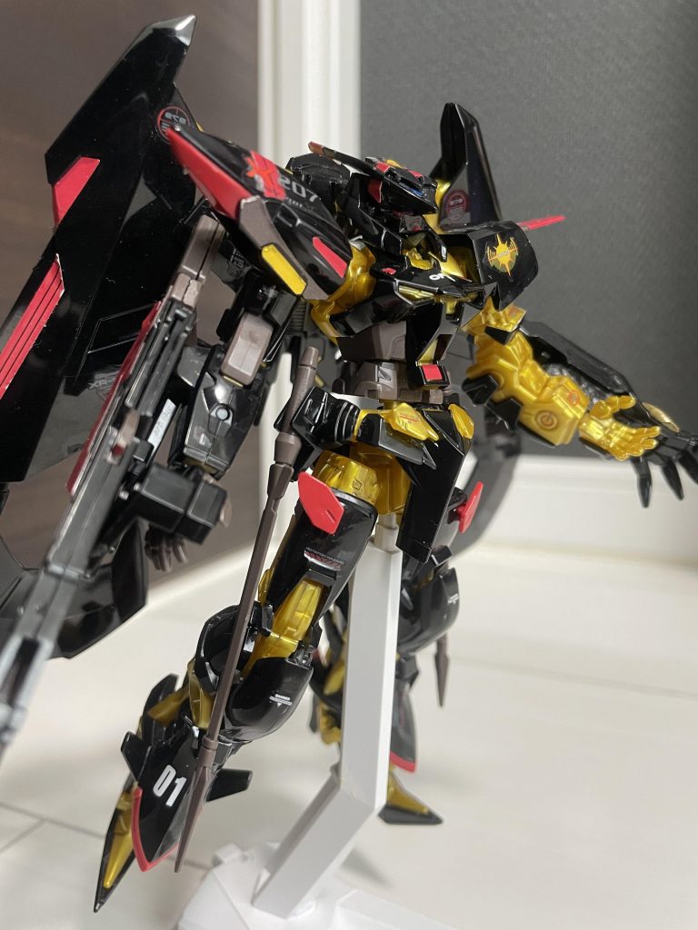 なんとなくポージング天と天ミナの違いといえばミナの方が女性っぽい見た目をしてるところですね。あと追加武装。まあでも天に乗ってる弟君も女っぽい見た(