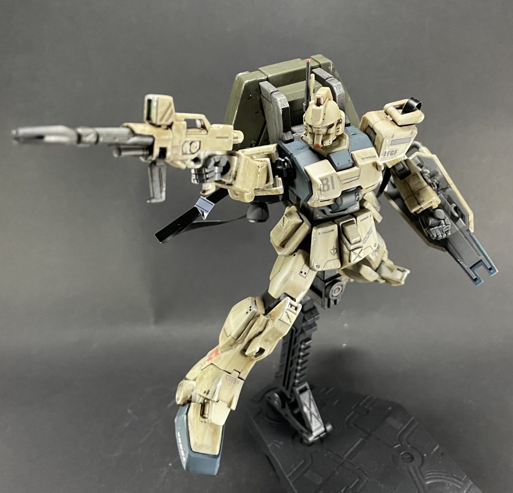 パラシュートパックを持たせてのポージング😆