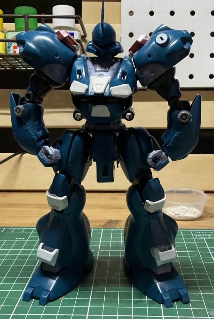 適当にジャンクパーツをつけてイメージ固め中