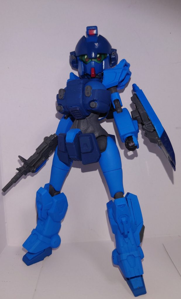 という訳で、ブルーディスティニー1号機ちゃん作りましたです。使用キットはモビルドールメイとサラ、HG:ブルーディスティニー、Gフレーム:ブルーディスティニー、SD:ブルーディスティニー、馬超ブルーディスティニー、股間節のボールジョイントはその辺にあった30MSのナニカ、ダイバーナミの残骸を使ってます。