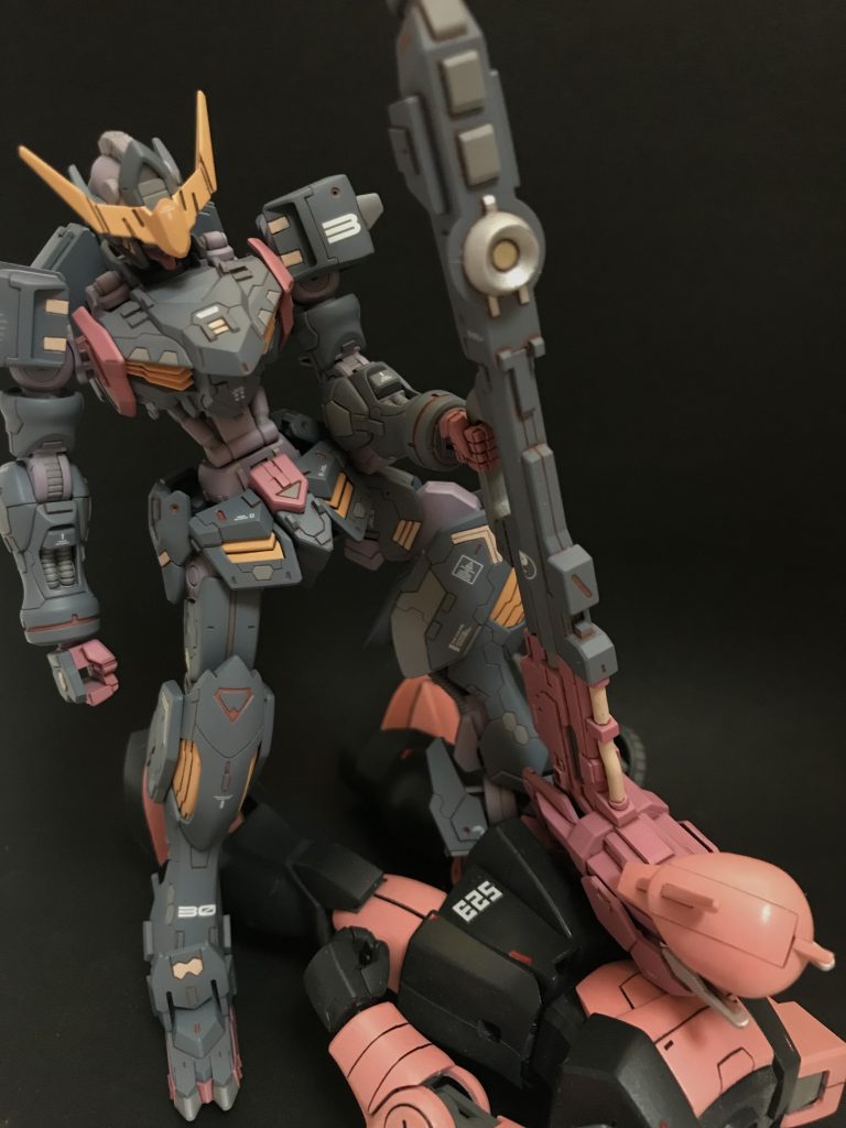 釘抜きならぬ首抜きです笑 パワーオブテコです。メインカメラを引っこ抜けばごく一部のエースパイロット以外には勝てます。という感じで、武骨だけど色々出来そう! 個人的に大満足な武器が出来ました。トータルでみても、もしガンプラバトルが実在するなら使いたい自作ガンプラ第一位です。まかない料理みたいなコンセプトだったのに笑