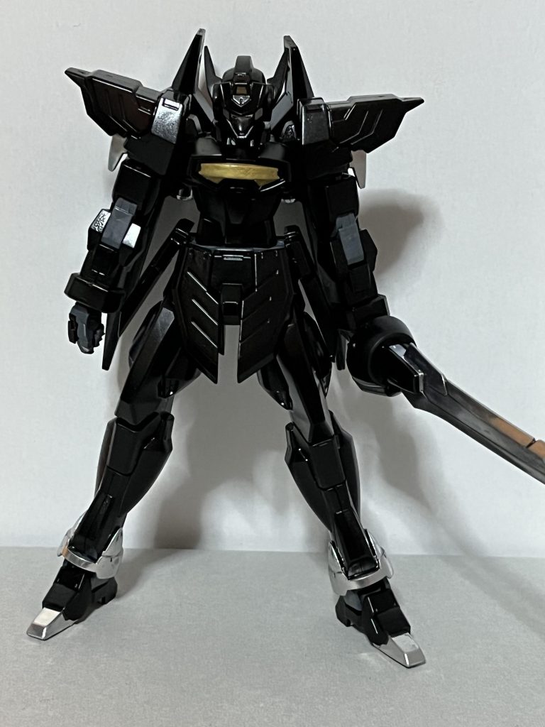 正面から基本のダークブラウンはブラックに塗装胸だけゴールド、マジンガーのブレスト板みたくしました(笑