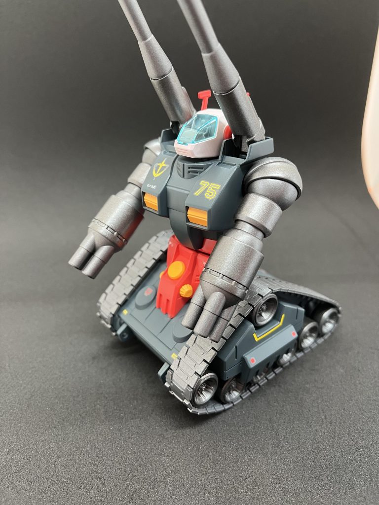 デカールはあえて少なめで塗装面を多く残しました。