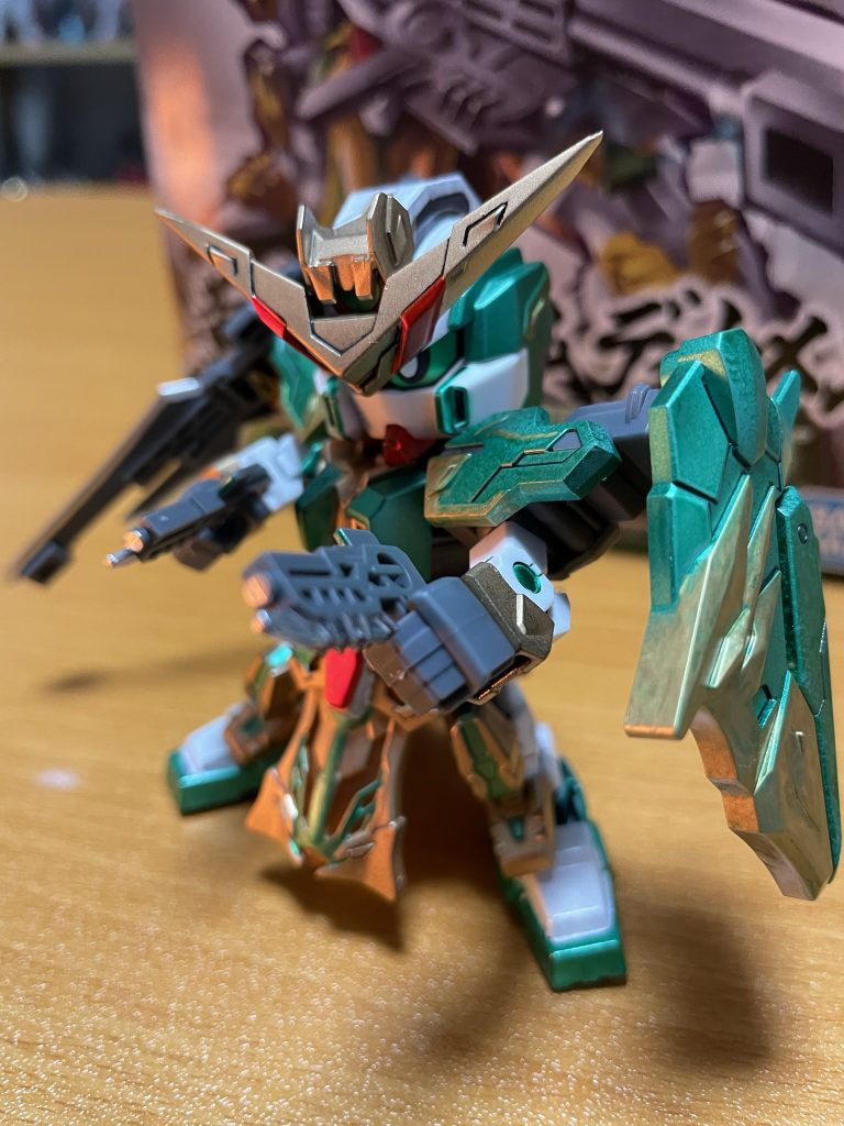 ちょんまげ部分は切り取り、パテで埋めてます