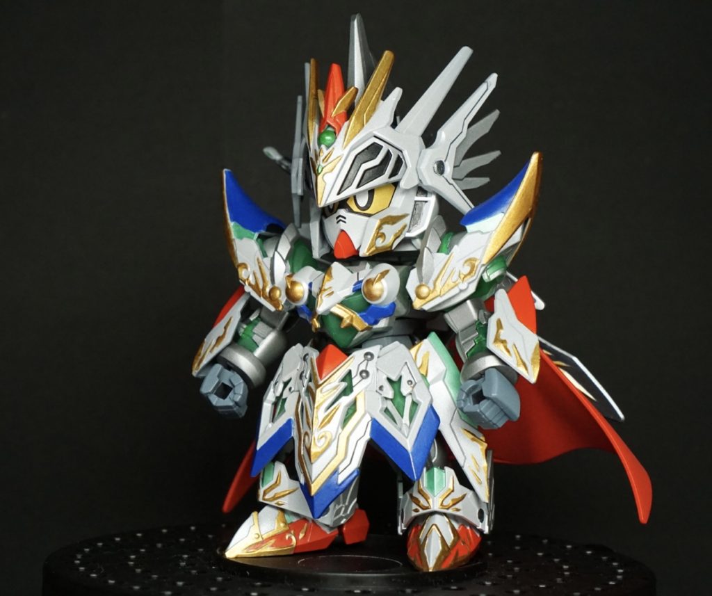 正面から。パール塗装ということで、ファレホのプライマーブラック→メカカラーライトスチール→ピュアホワイト→グラスバーニッシュ(パール粉配合)という順で塗り重ねました。