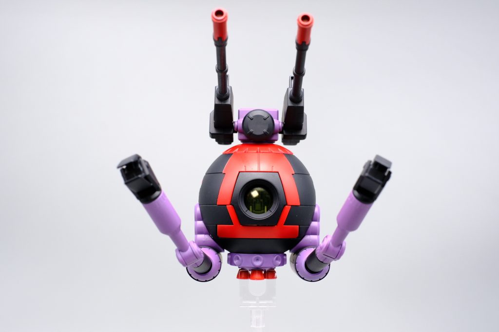 正面。レンズの箇所真っ暗なので光入れた方が良くなった。