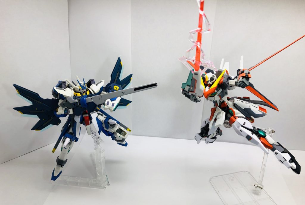 過去作のオッドアイズバルバトスとG-アクセスと。過去作と被らない色で塗装しました。