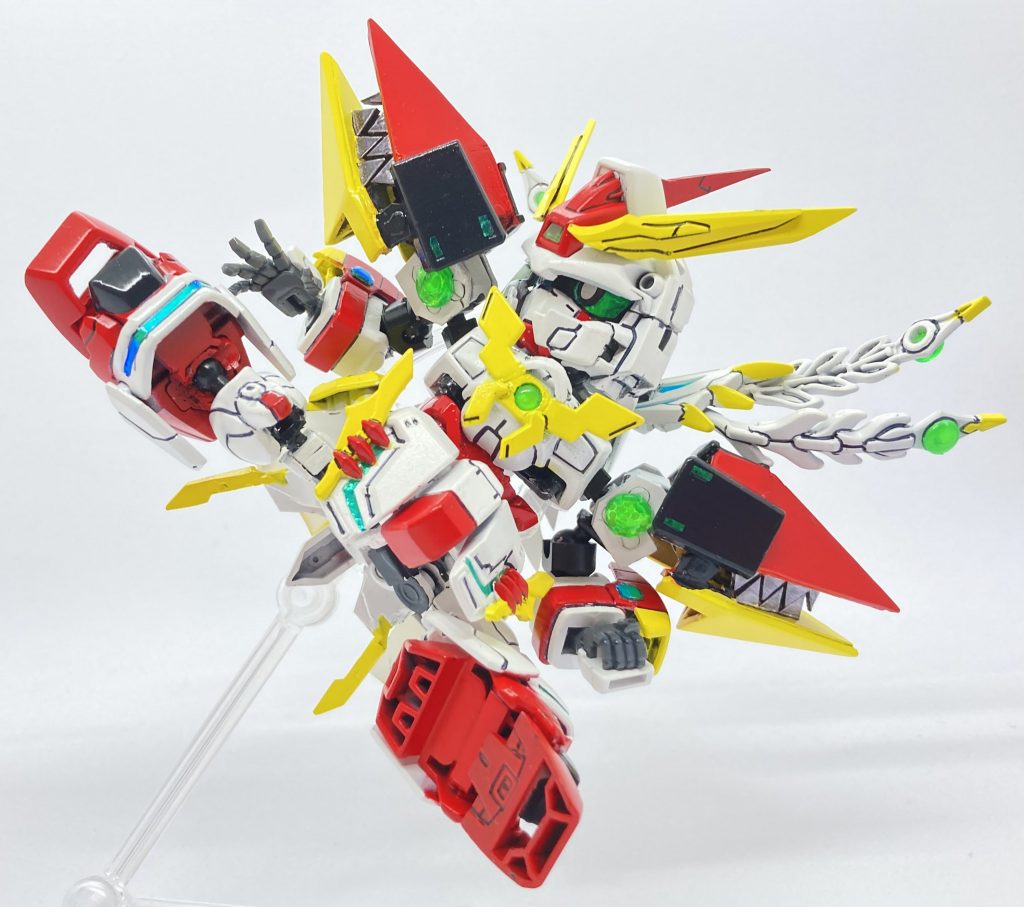 飛び蹴りもちゃんとできます元はこの飛び蹴りをさせたくて作り始めたってのはあります