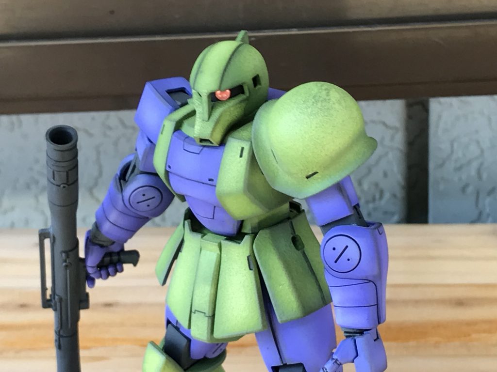 緑の装甲部分に凹凸感が出ているかな？