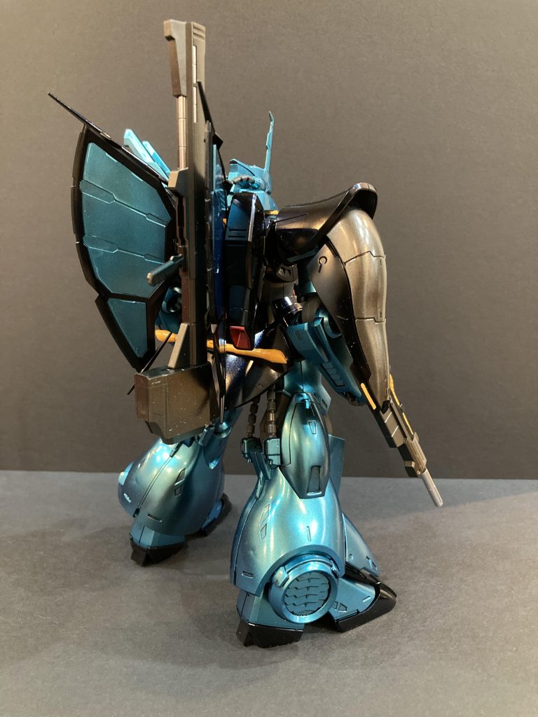 バックショットです。紺色部はガイアさんのプレミアムブルーブラックにしてみました。