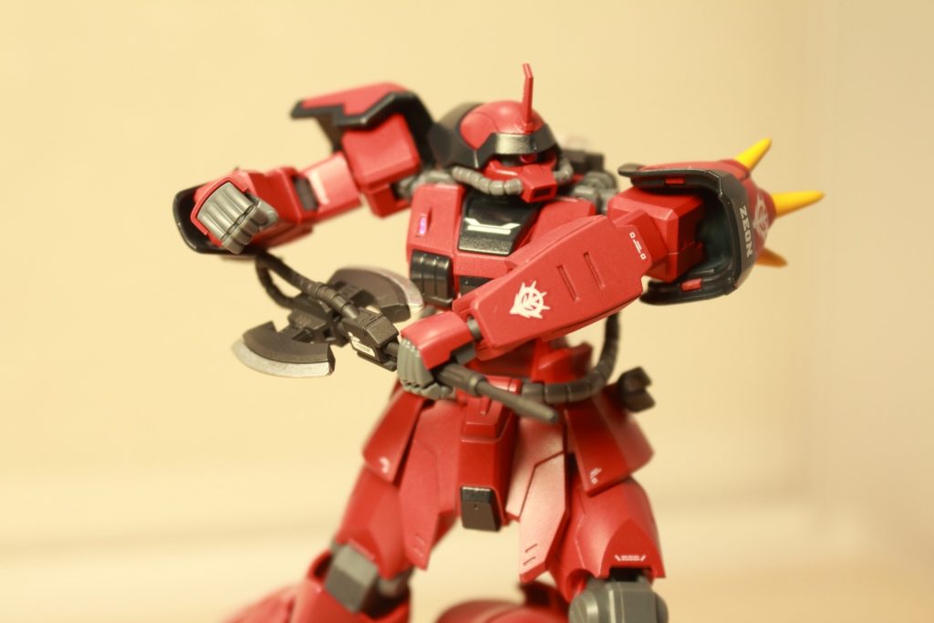 刃の部分の塗装はメッキっぽくなるシルバーのペンで塗りました。