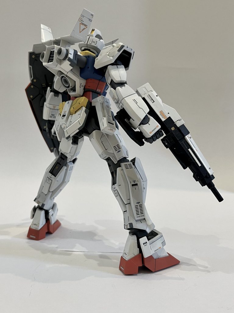 ようやく巡り会えたのは2020年になってから、ある中古玩具屋にAGE-1 2号機が！ちょうど誕生日間近だったので妻に、今年のMGはコレ！これ買って！とお願いして手に入れたのです。