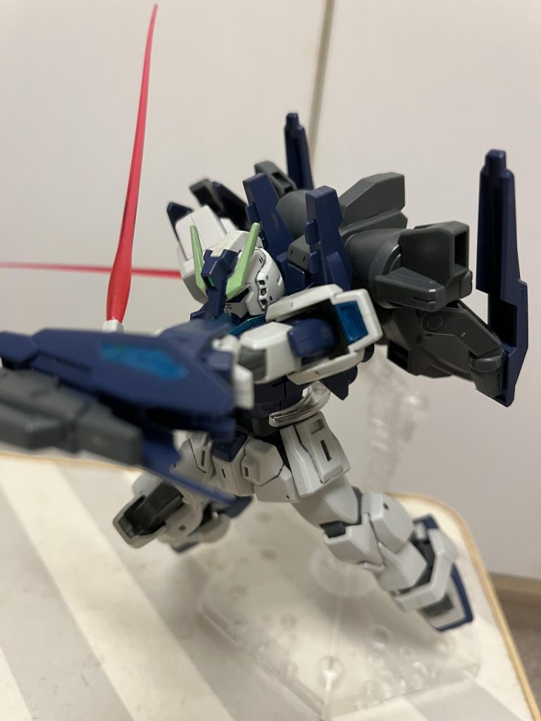 角度を変えて。あらためて思ったけど、旧HGUCのMk-Ⅱっていいキットだったなぁ、と。流石に現在基準の可動と比べるのはかわいそうですがw