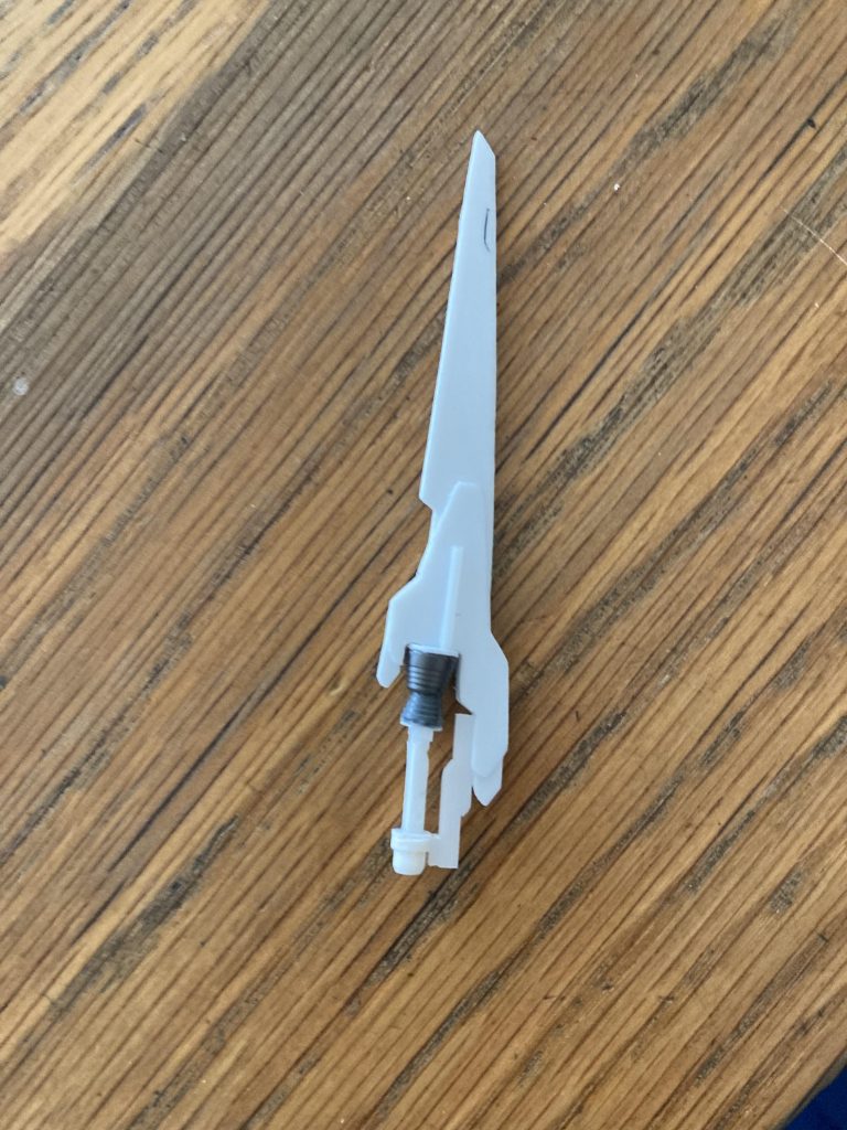 盾と銃の剣部分は自作しました。プラ板工作は初めてだったけど悪くないかも