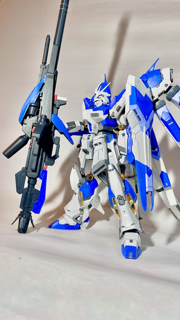 缶スプレーで塗装しました。慣れてないので寄るとだいぶ粗が見えます。