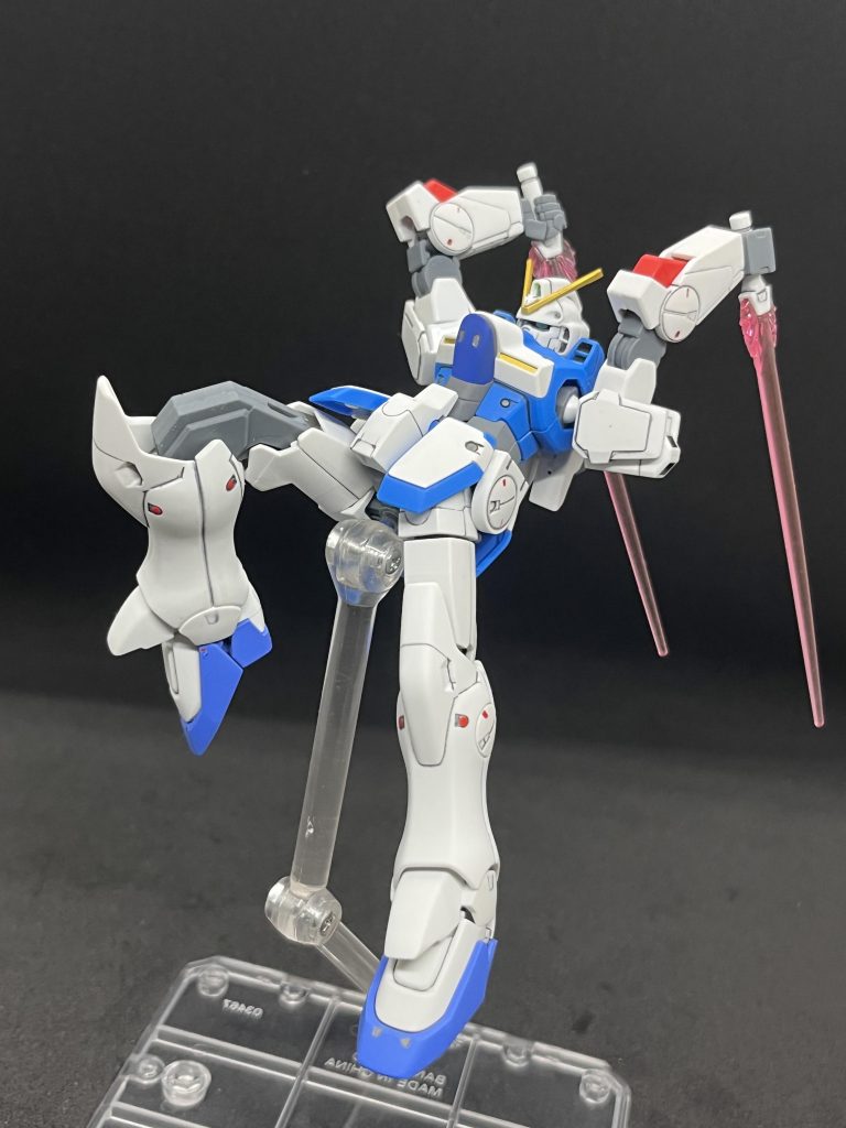 抱きしめ合うって魔法的なポーズ。似合います。