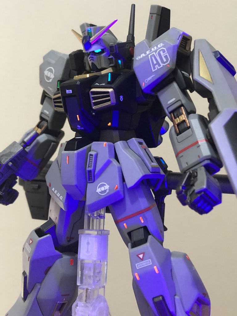 ブラックライトで、夜の横浜ガンダムっぽく、mark2もどこか立像立って欲しいなぁ😊