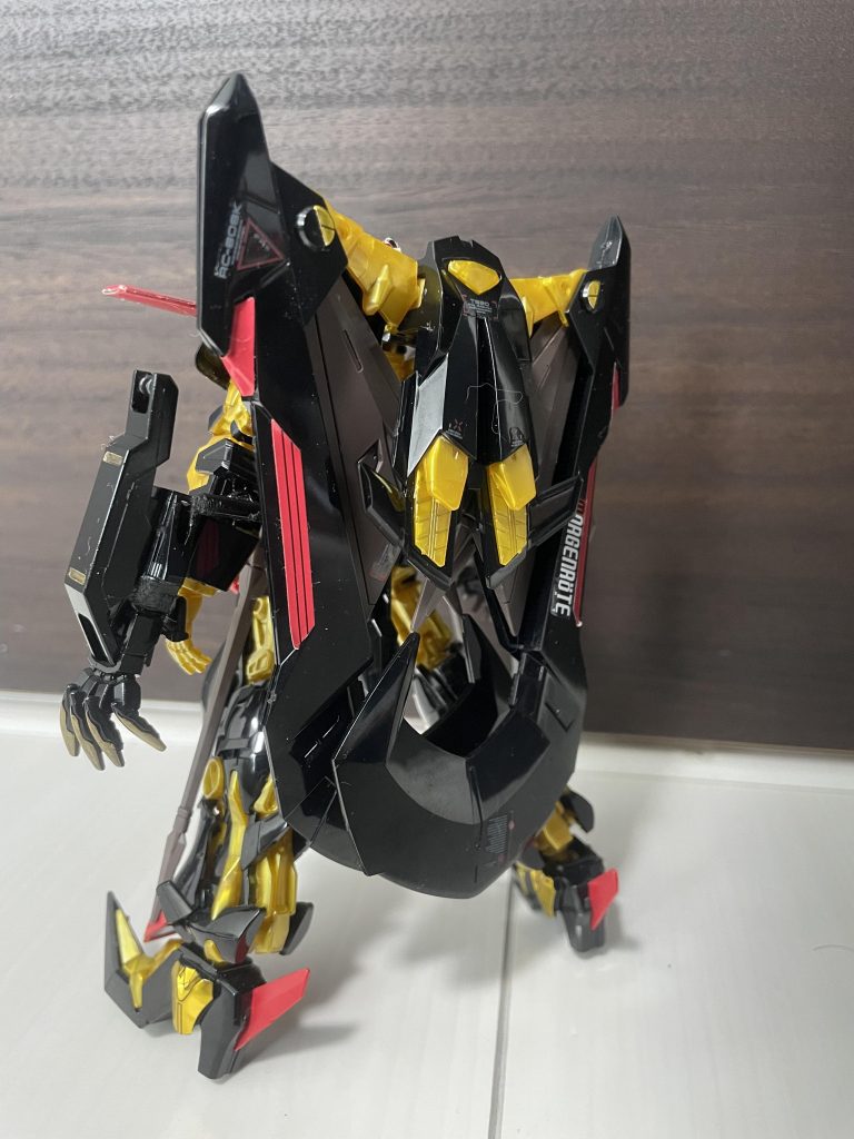 背面右腕はブリッツのデカール。その他はオーブとモルゲンレーテ社のデカールを貼りました