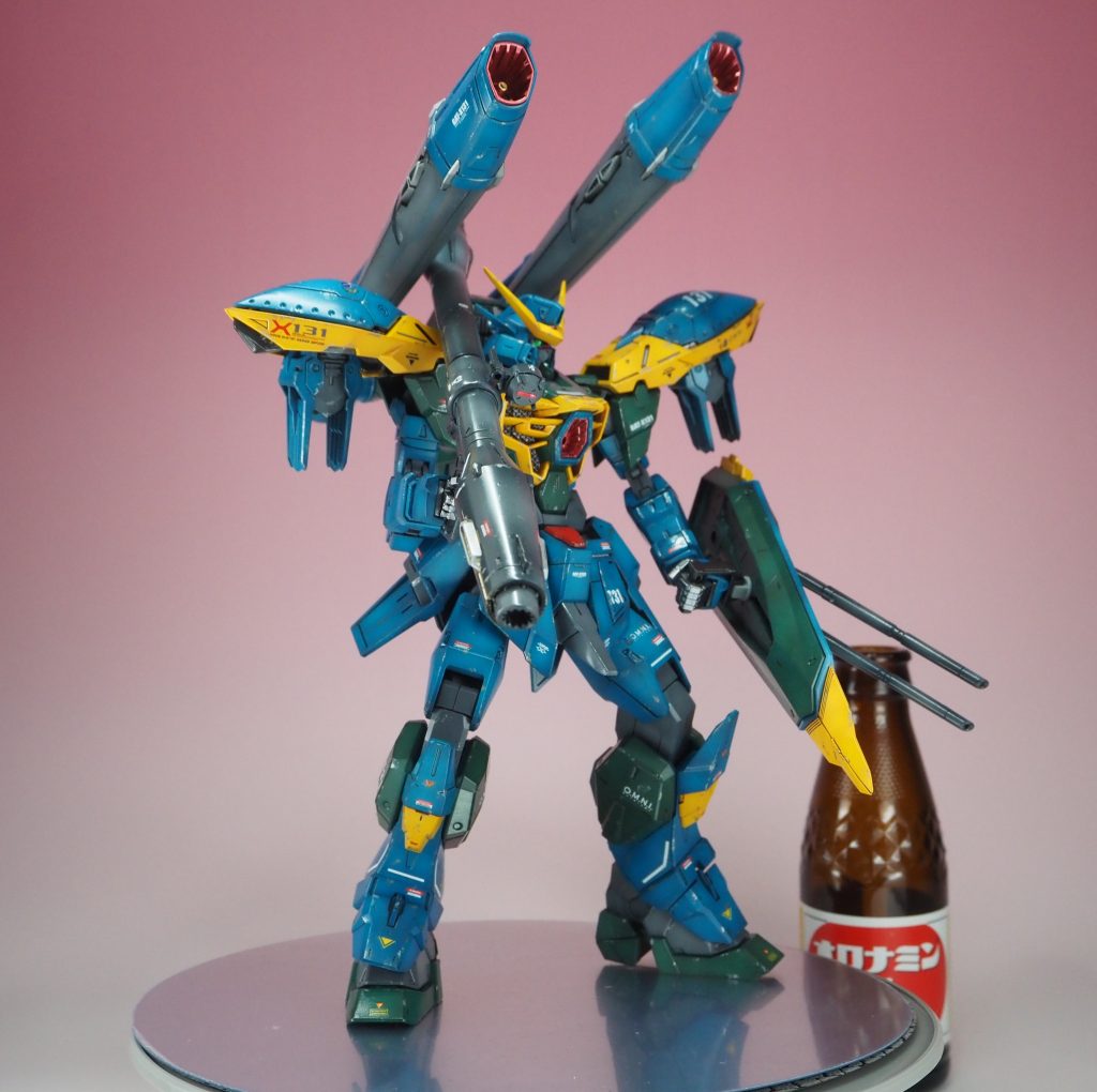 レイダーが大柄なアレンジを加えられたとするとこちらはやや細身になった様ですね。