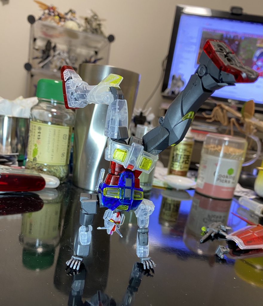 手首にも関節があるので腕に対して手のひらを立てるポーズが取れるこれにより逆立ちも可能