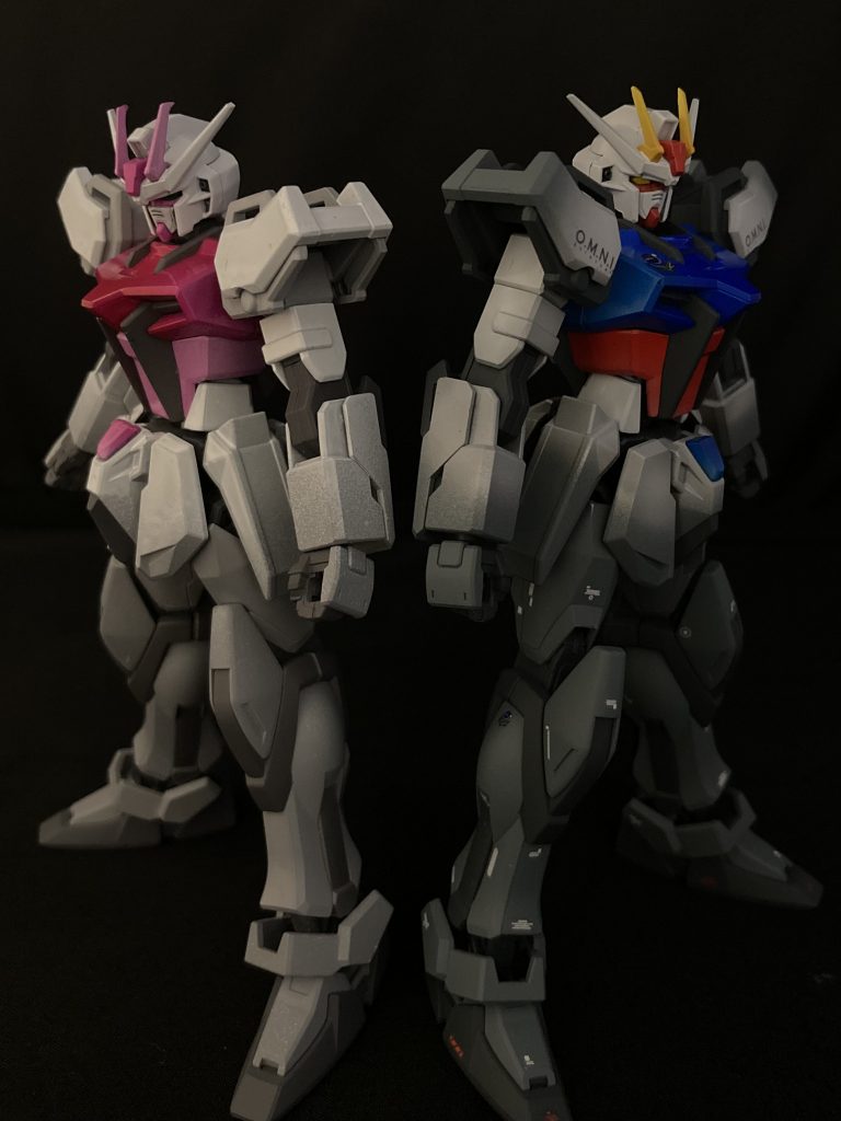 試作で作った「ルージュ」との2ショット。それぞれ違う塗り方で制作しました。