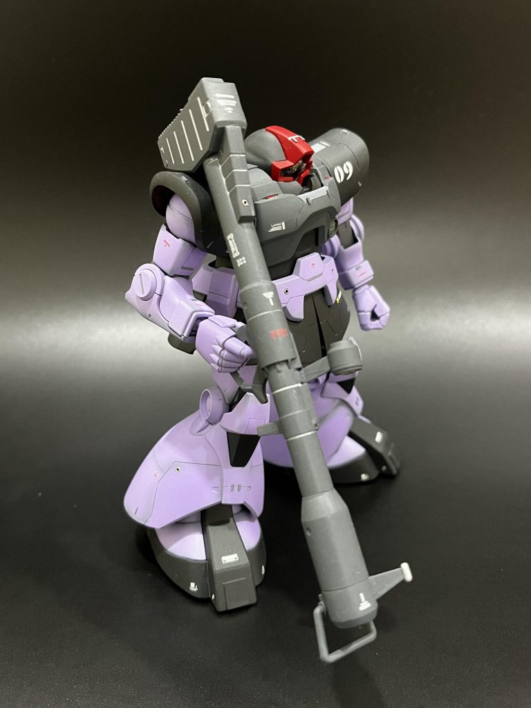 美しい立ち姿。初めて黒立ち上げ塗装に挑戦した作品です。首の埋め込み工作をYouTubeでお勉強して実践。