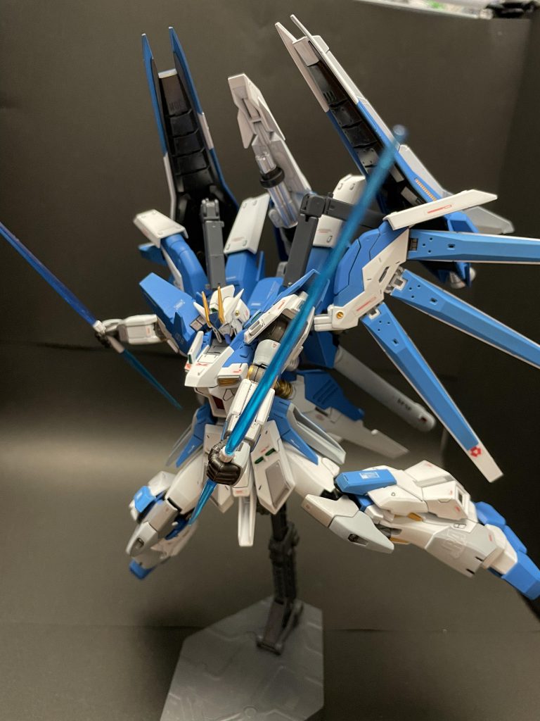 ビームサーベルも似合う