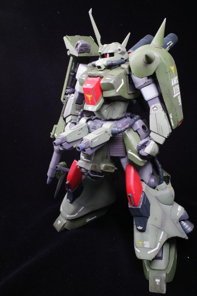 フロントアーマー兼用中型ビーム砲は稼働します。