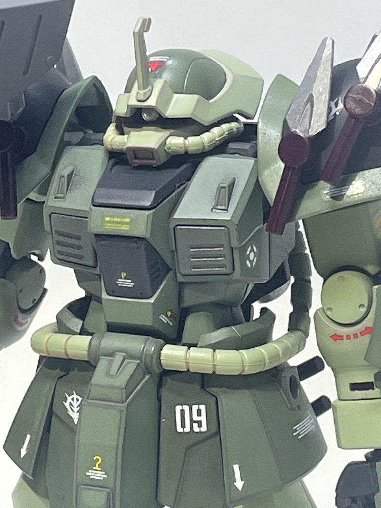 武装はジャイアント・バズとヒート・ダートのみとシンプルではありますが元々近接用MSと考えれば十分かなとも思いました。