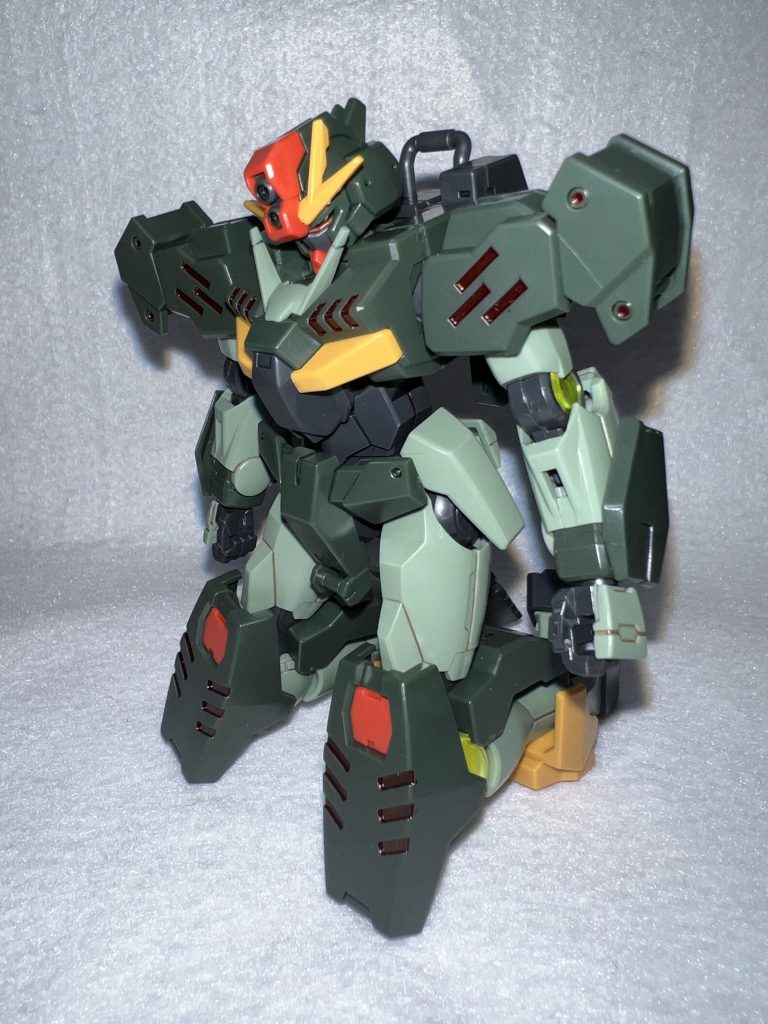 ダウン案外目立たないんだけどゲート処理は低温のヒートペンを当てて白化を誤魔化しているアップだとでこぼこする