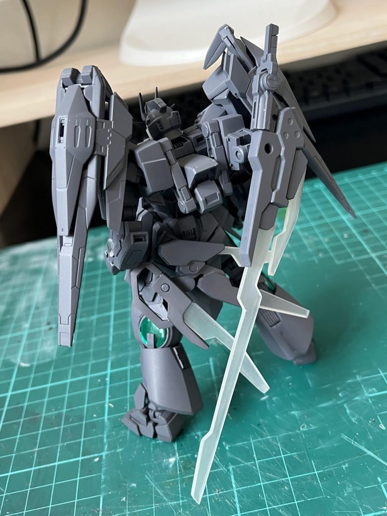 同時に大剣もミキシングやスクラッチで制作