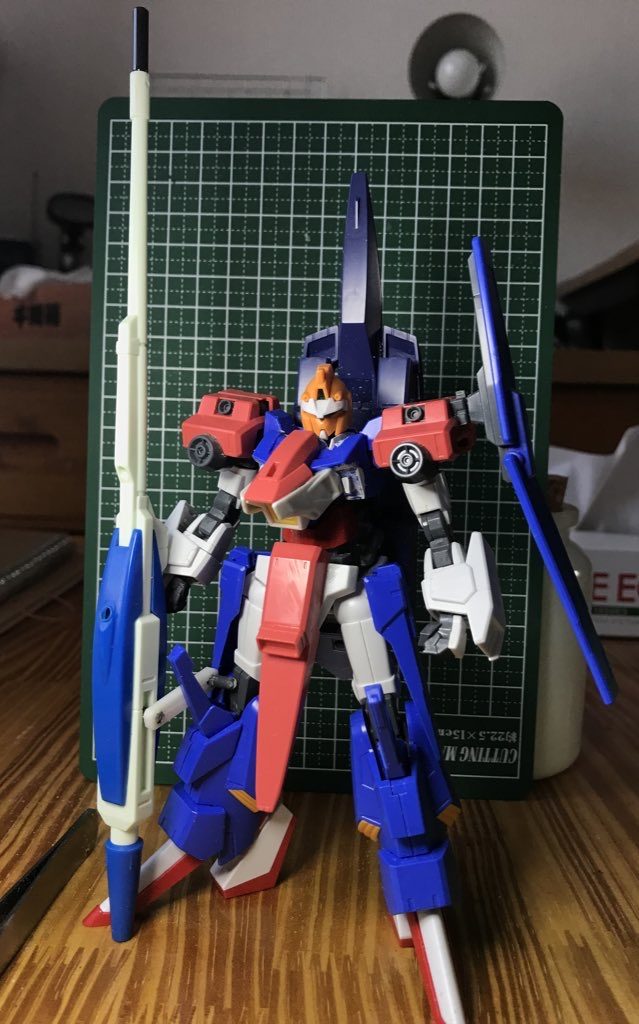 優秀なAGE2の可変ボディを核にAGE系パーツとZZIIの脚部など混ぜております。