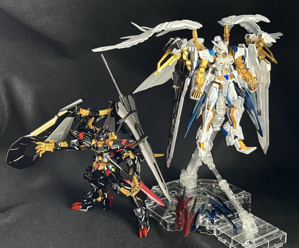 ついに、オーブ本島で出会った・再開したと言っても良い3機のアストレイ。不思議なことに、2機はその暴走を止め、まるでこちらの到着を待っているようだった。ただ1つ、2機の姿は報告にあるものとは異なる形となっていた。