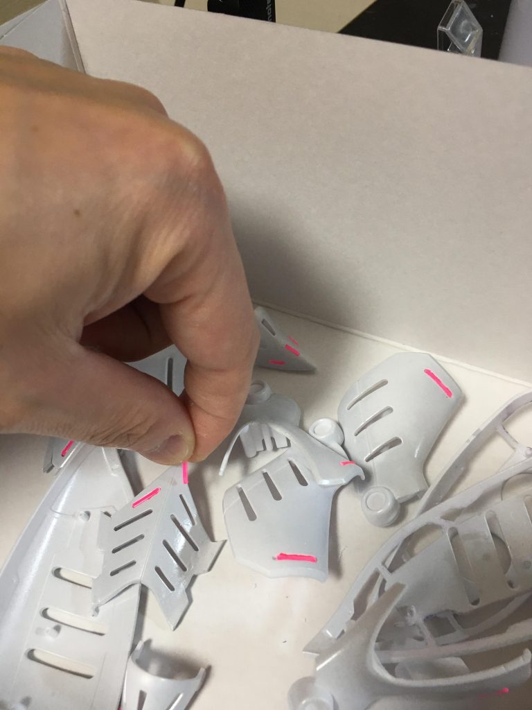 ちっさいので埋めました。今回はブラックライト仕様で明るさを出しました。最近サンダーボルトを2基作ったので、シンプルに耐えれずなんとかマシマシしました。エフェクトキッドもなかなかイイですね〜。みなさんも手に入ったら是非〜。ではまた〜。